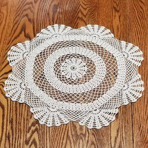 New Hand Crafted 4-Way Circle, Natural 20 1/4" Doily